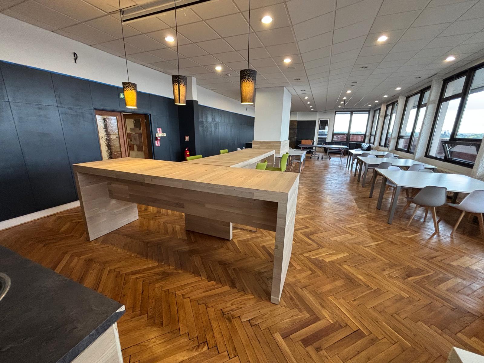 Zrekonstruovaná studovna v 19. patře je připravena na nový akademický rok